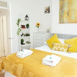 sunflower-apartment-central-cambridge.cambridgehotelsuk.com/